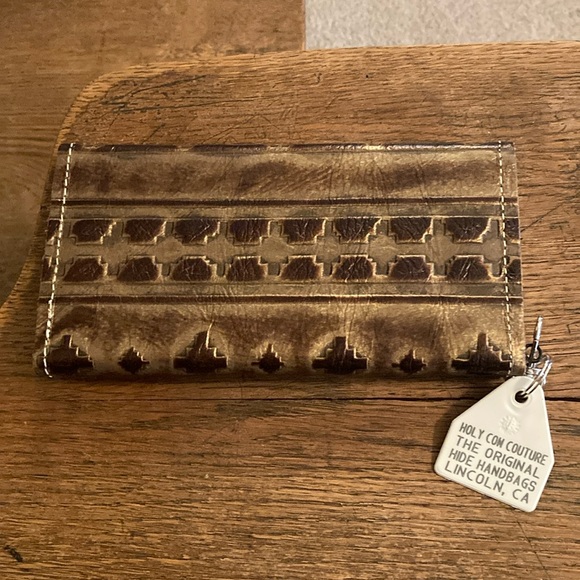 Holy Cow Couture “Aztec” Bandit Wallet with Dust Bag NWOT - Picture 3 of 6